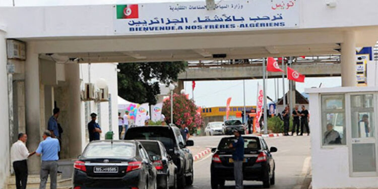 الجالية تطالب بتعجيل فتح الحدود البرية والبحرية